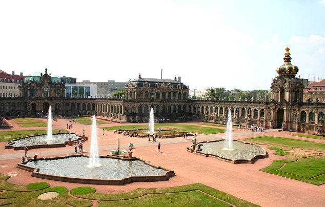 1024px-2006-07-30_Zwinger_dresden2.jpg